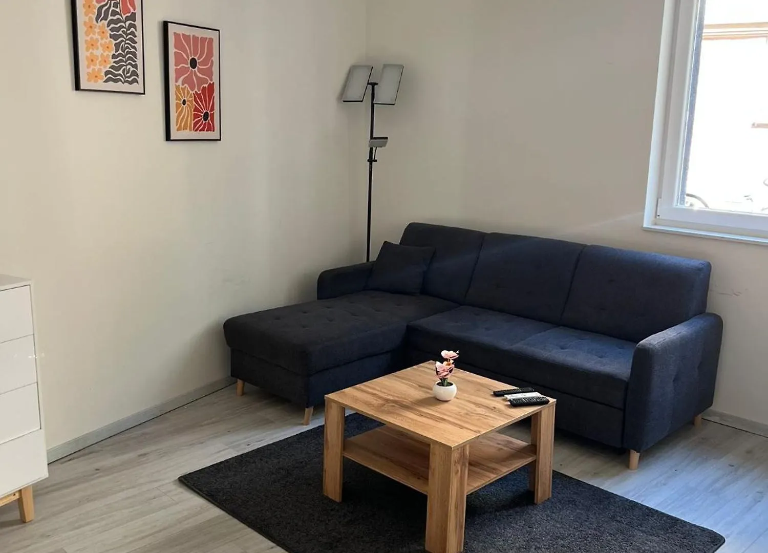 Modern Flat For 3 Guests Near City And Transport Köln